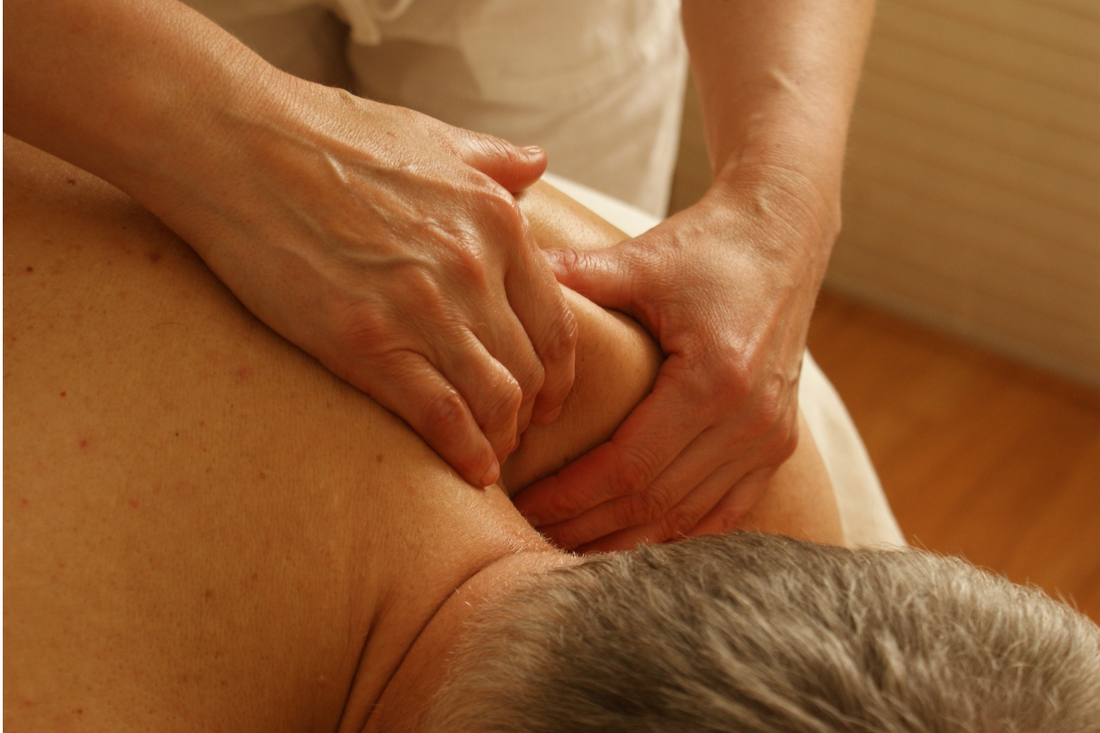 La Importancia del Masaje Deportivo en la Rehabilitación de Columna y Articulaciones